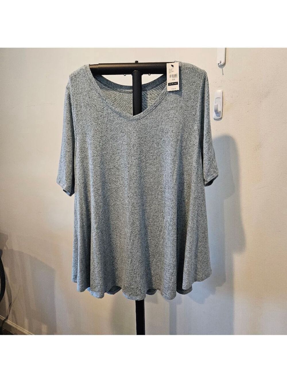Women's NWT Lane Bryant Super Soft Tunic Top, Size 18/20, Heather Gray